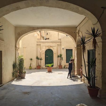 Апартаменты Ortigia Casa Сиракузы Экстерьер фото