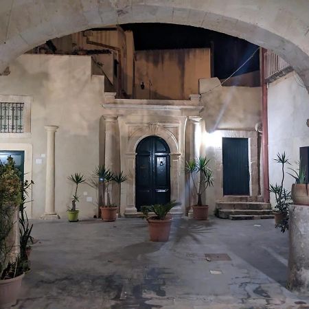 Апартаменты Ortigia Casa Сиракузы Экстерьер фото