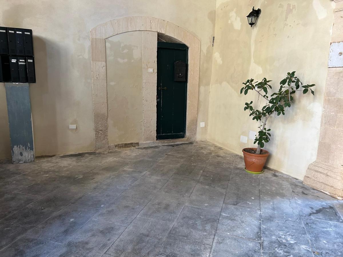 Апартаменты Ortigia Casa Сиракузы Экстерьер фото