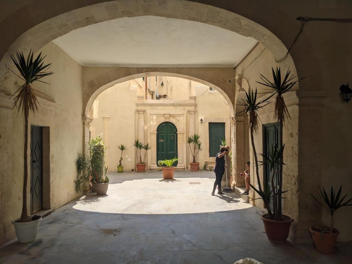 Апартаменты Ortigia Casa Сиракузы Экстерьер фото